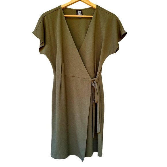 Bobeau Midi Wrap Dress Olive Green Crepe M Classiccore Short Sleeve Preppy VNeck - Picture 3 of 12
